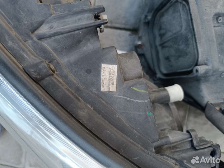 Фары на toyota land cruiser 200 передние