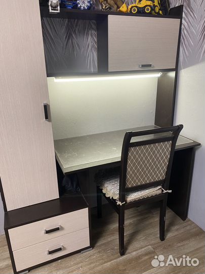 Письменный стол