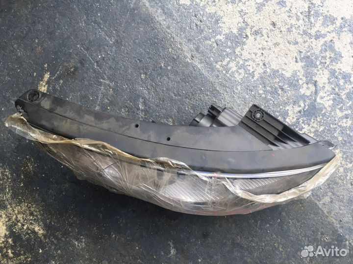 Hyundai IX35 фара правая