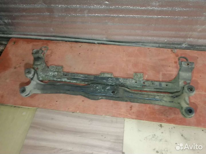 Балка подрадиаторная, подмоторная. Passat B3 B4