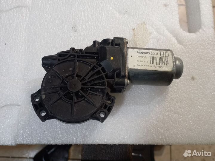 Моторчик стеклоподемника Hyundai Elantra HD