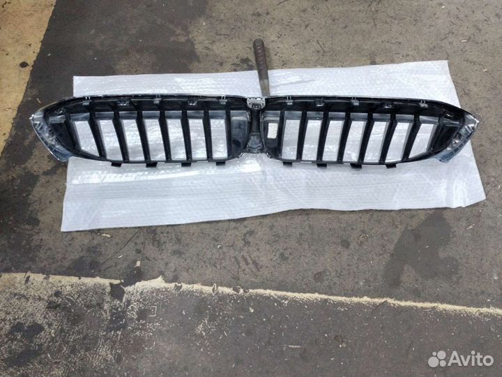 Решетка радиатора BMW