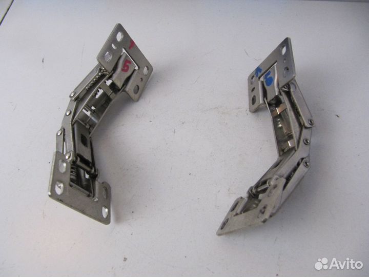 Петля бардачка MAN TGX