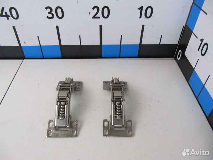 Петля бардачка MAN TGX