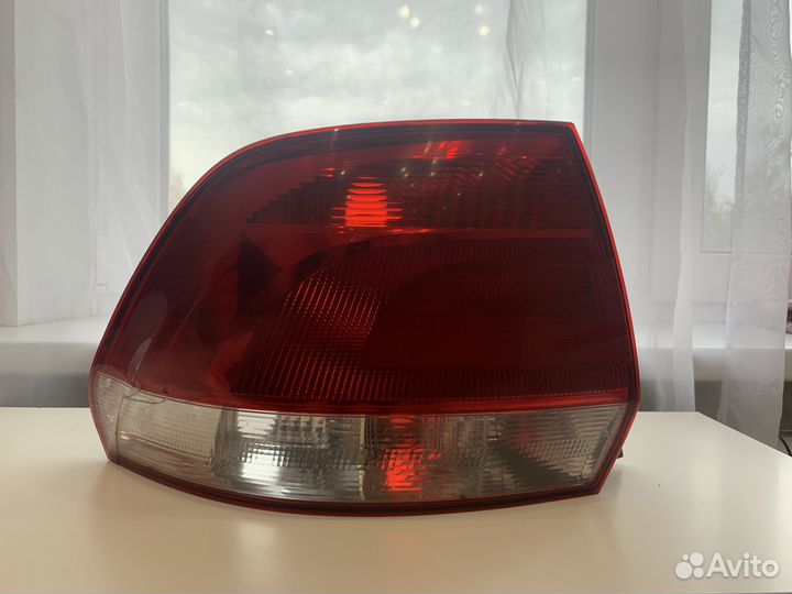 Фонарь задний левый на volkswagen polo 5