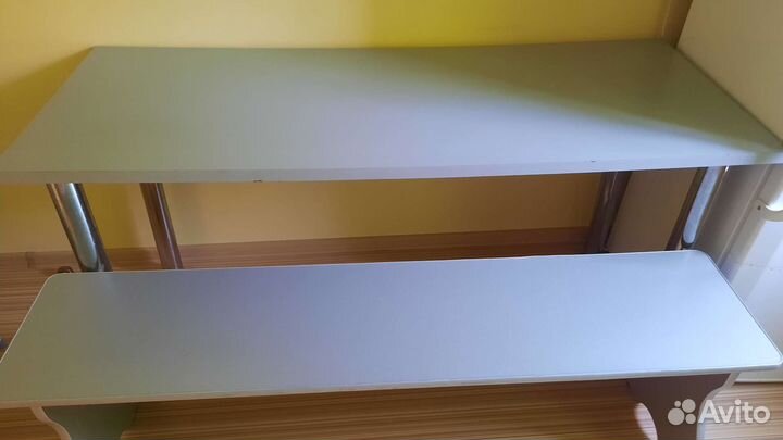 Стол и лавочка