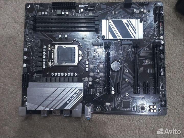 Материнская плата