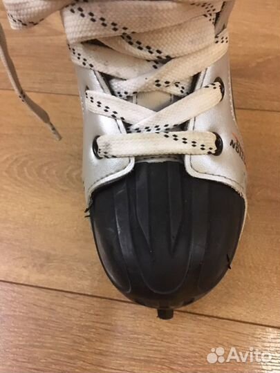 Коньки хоккейные