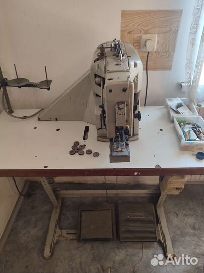 Машинка для пришивания пуговиц