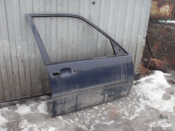 Дверь передняя правая Volvo 460 1988-1996 Вольво