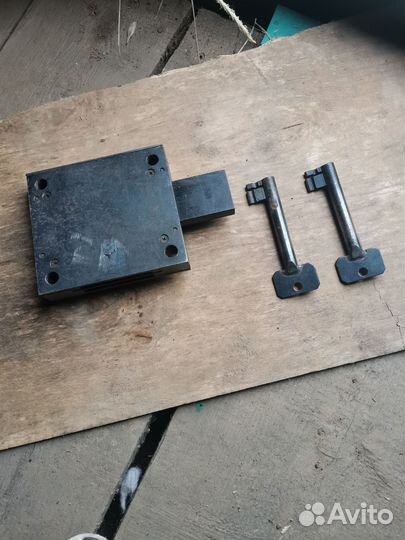 Замок ручной работы