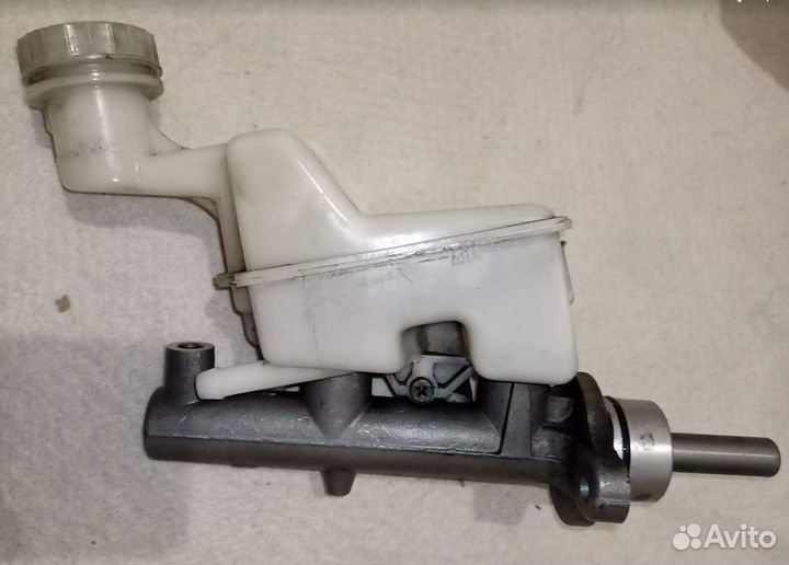 Главный тормозной bydf3-3505200 с бачком на BYD F3