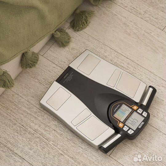 Весы Танита