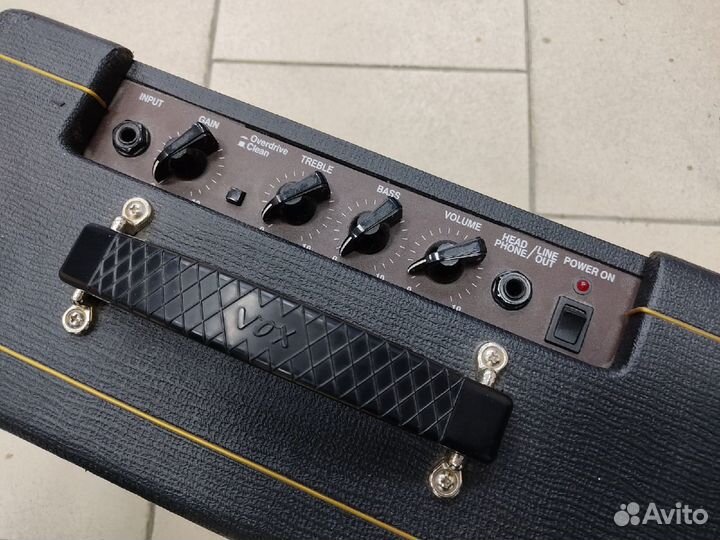 Гитарный комбоусилитель VOX