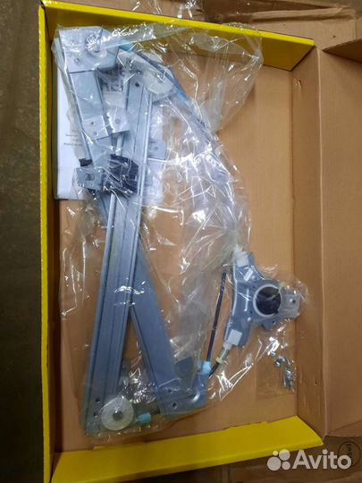 Стекло подъёмник передний левый Nissan Primera P12