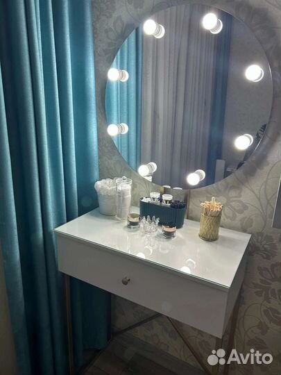 Туалетный столик