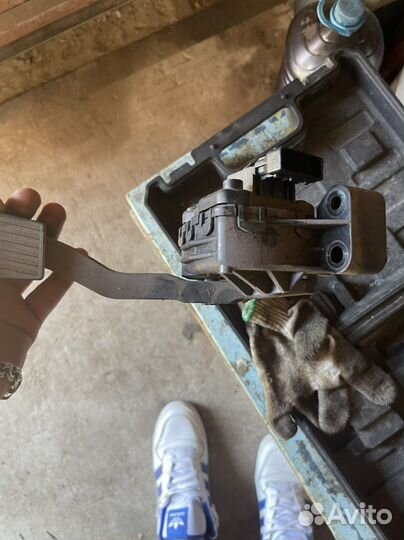 Opel astra h педаль газа 1.8