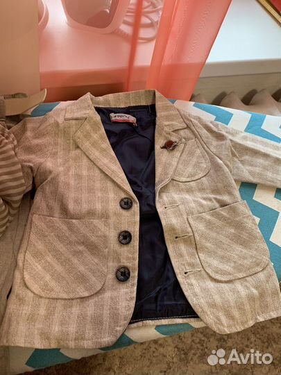 Костюм детский: пиджак, брюки, рубашка, шарф