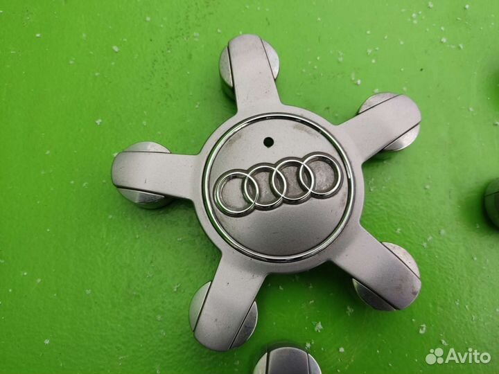 Колпак легкосплавного диска на Audi 8U