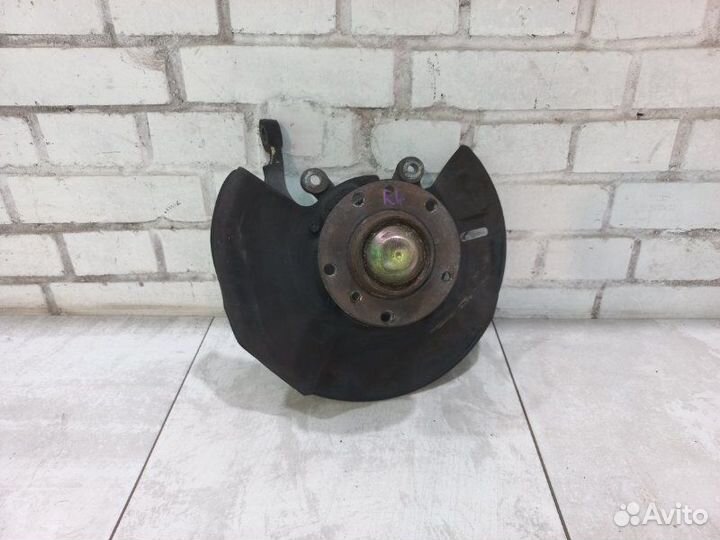 Кулак передний правый Bmw 735 E38 M62B35 2001