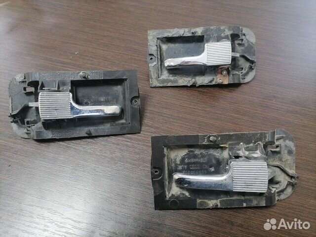 Внутренняя ручка открытия двери Audi 200