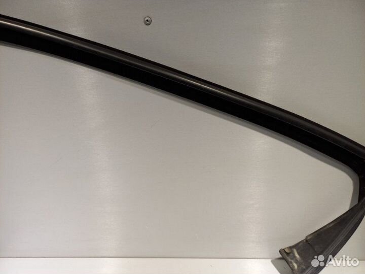 Уплотнительная резинка передняя правая Volkswagen