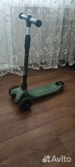 Самокат, б,у, в хорошем состоянии