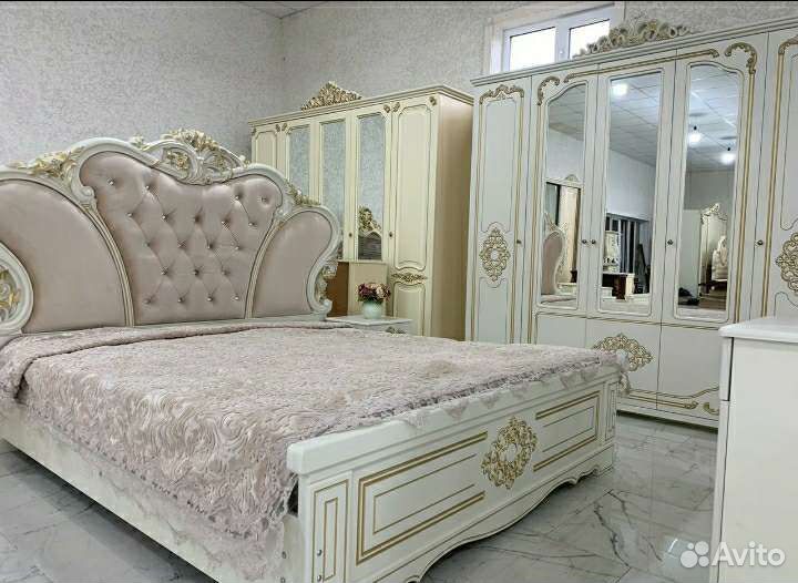 Спальный гарнитур