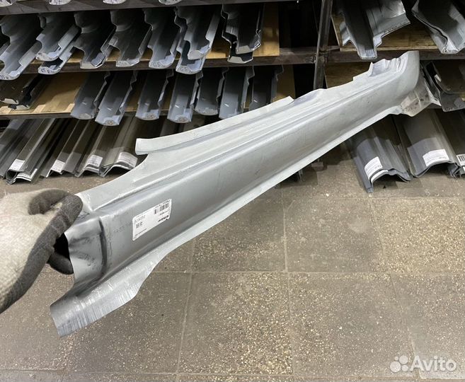 Порог левый Toyota Yaris, Vitz (Platz) 1999-2005