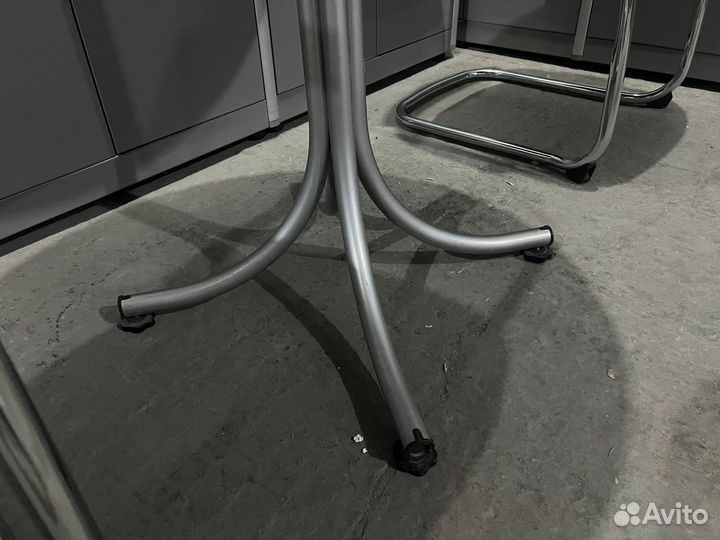 Стол круглый