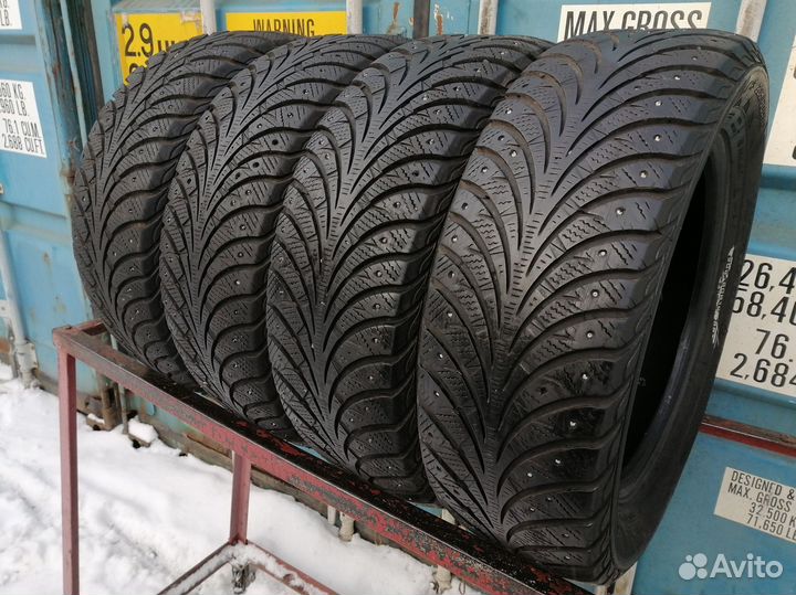 Goodyear UltraGrip Extreme 205/60 R16 96T