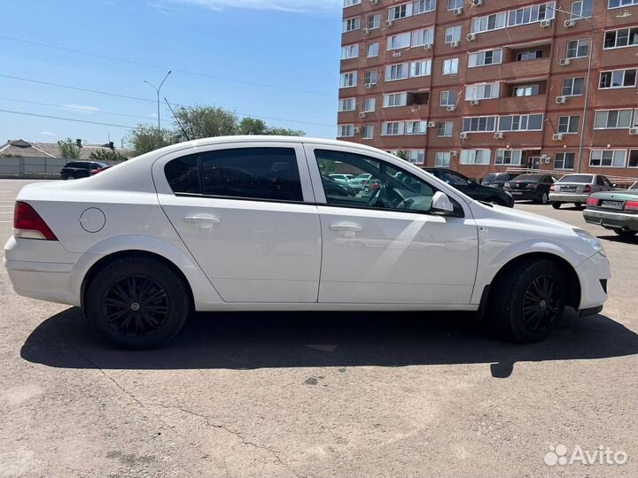 Opel Astra 1.8 МТ, 2011, 230 000 км