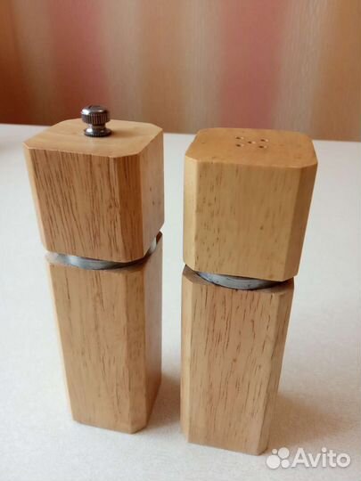 Набор: мельница для специй и солонка