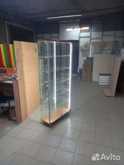 Стеклянная витрина