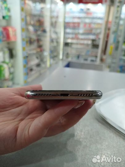 Телефон iPhone x 64