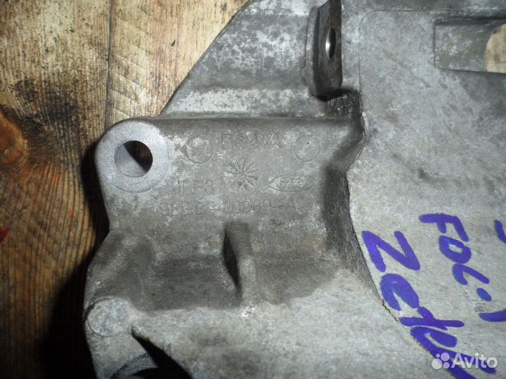 Кронштейн генератора Ford Focus