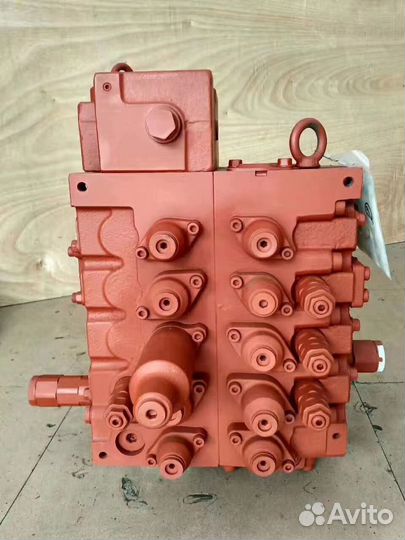 Гидрораспределитель John Deere Е300LC ат460106