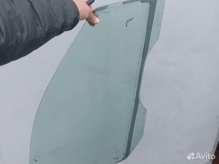 Стекло правое переднее форд фокус 1