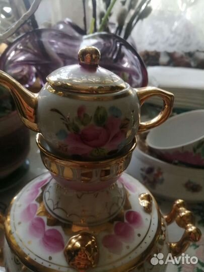 Фарфоровый чайник