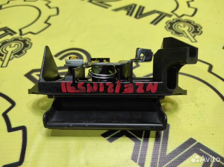 Ручка двери багажника наружняя Toyota Corolla