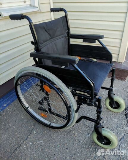 Инвалидная коляска