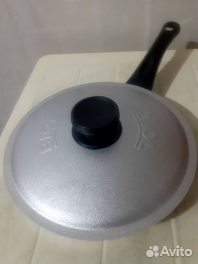 Сковорода с вафельным дном 20 см