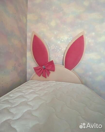 Детская кровать зайчик