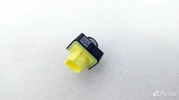 Датчик удара Toyota Rav4 XA50 M20afks 2021