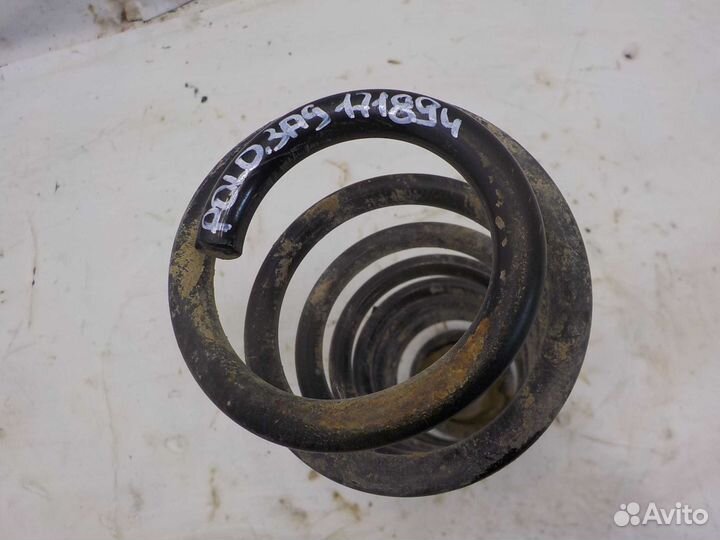 Задняя пружина Volkswagen Polo