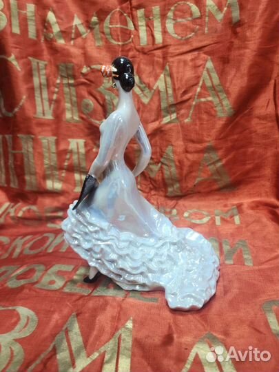Статуэтка фарфоровая Кармен Киев отличное состояни