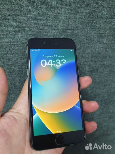 Смартфон Apple iPhone 8