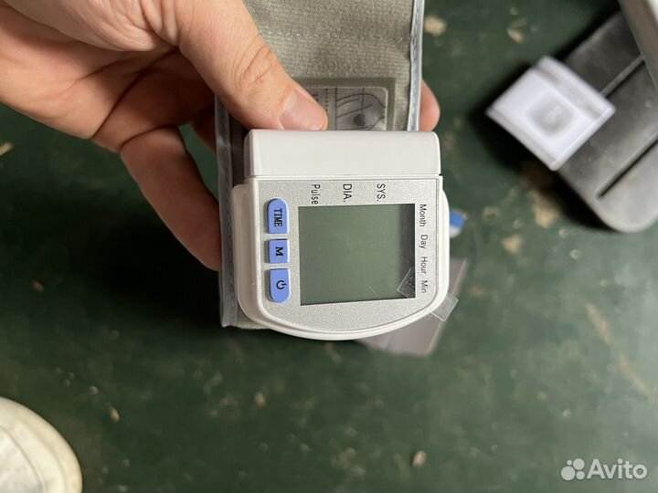 Тонометр на запястье