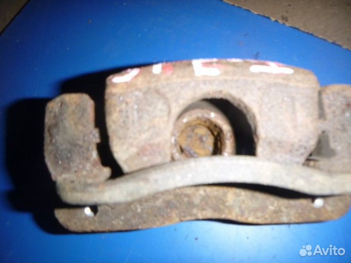 Суппорт задний правый hyundai santa FE 2012