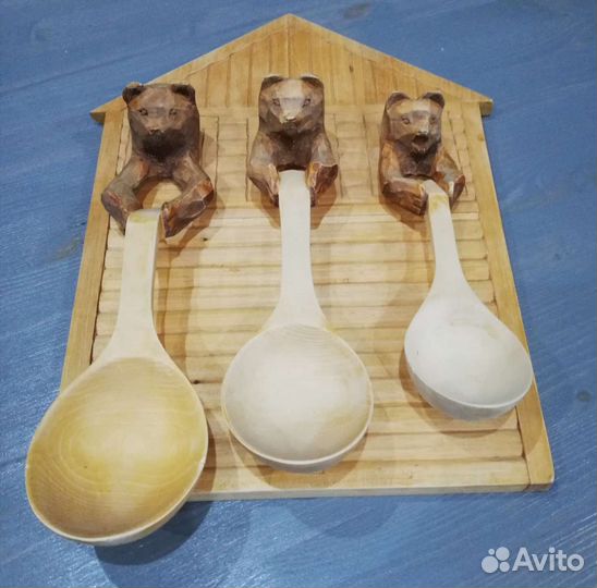 Украшение на стену, резьба по дереву